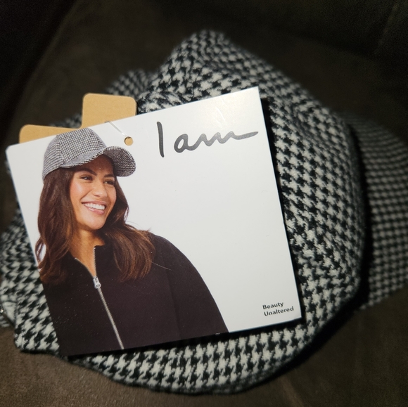 Houndstooth Sherlock Holmes style cap. - Picture 3 of 3